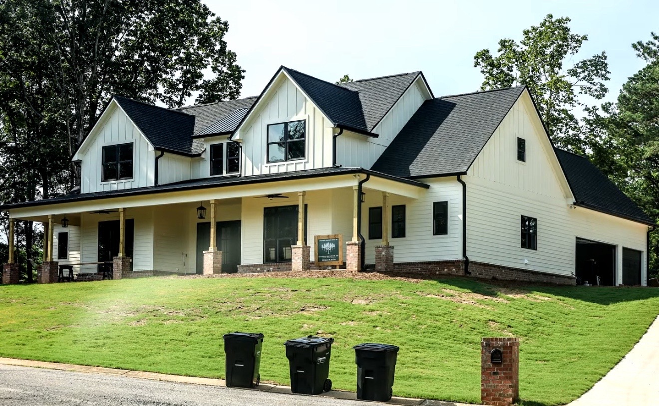 Finished modern farmhouse in Trussville, Alabama